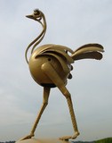 autruche métal doré
